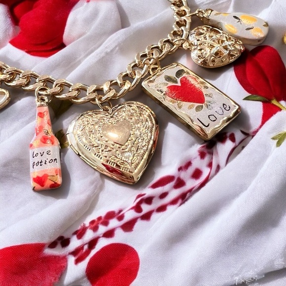 Gold toned charm necklace Love potion charms Lemons Hearts Tulips beautiful - Picture 8 of 17